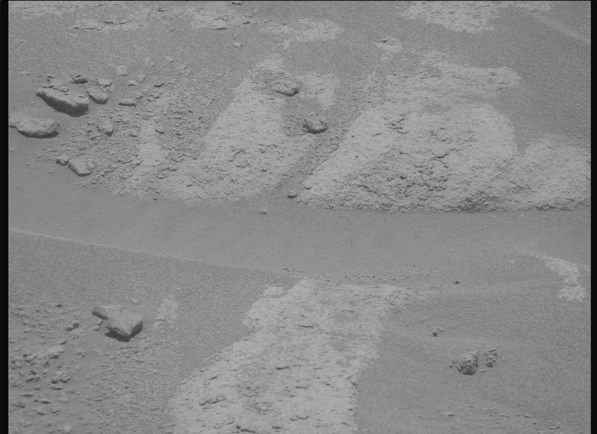 This image was taken by MCZ_RIGHT onboard NASA's Mars rover Perseverance on Sol 817