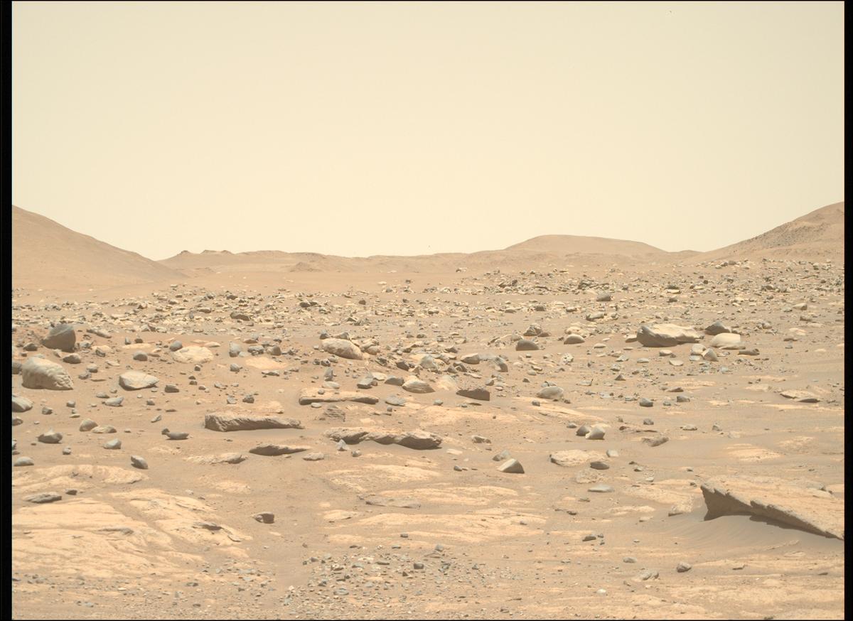 This image was taken by MCZ_RIGHT onboard NASA's Mars rover Perseverance on Sol 817