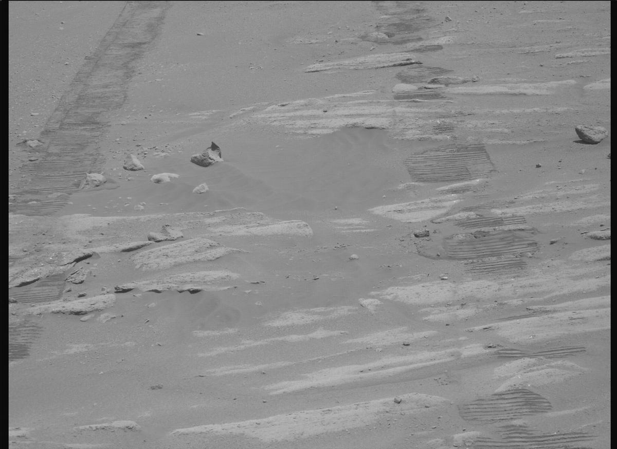 This image was taken by MCZ_RIGHT onboard NASA's Mars rover Perseverance on Sol 817