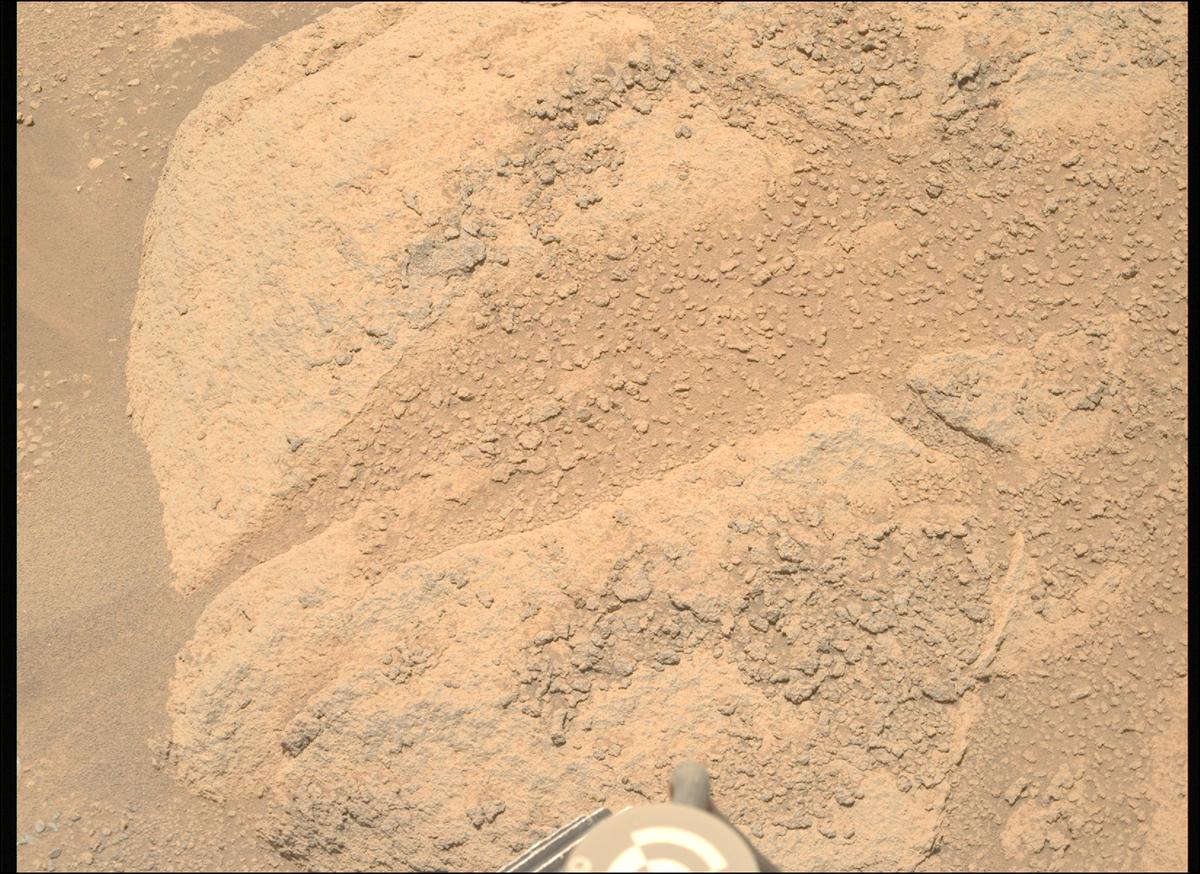 This image was taken by MCZ_RIGHT onboard NASA's Mars rover Perseverance on Sol 817