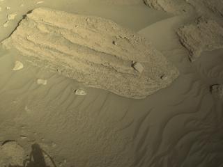 View image taken on Mars, Mars Perseverance Sol 818: Right Navigation Camera (Navcam)