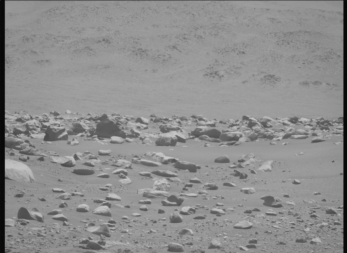 This image was taken by MCZ_LEFT onboard NASA's Mars rover Perseverance on Sol 818