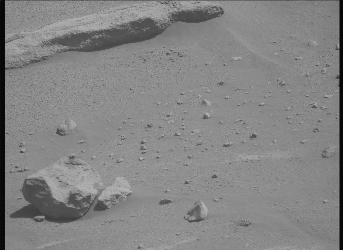 This image was taken by MCZ_LEFT onboard NASA's Mars rover Perseverance on Sol 818