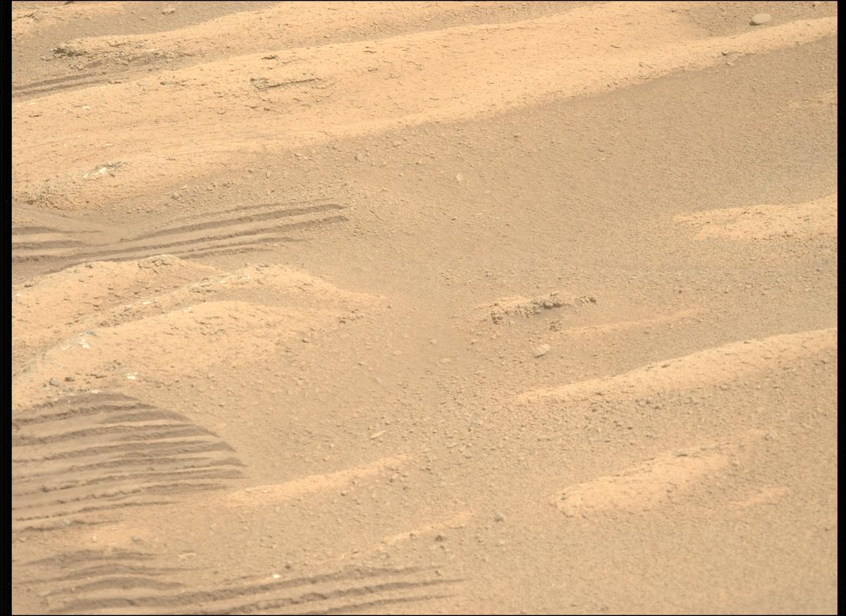 This image was taken by MCZ_LEFT onboard NASA's Mars rover Perseverance on Sol 818
