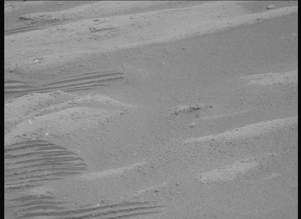 This image was taken by MCZ_LEFT onboard NASA's Mars rover Perseverance on Sol 818