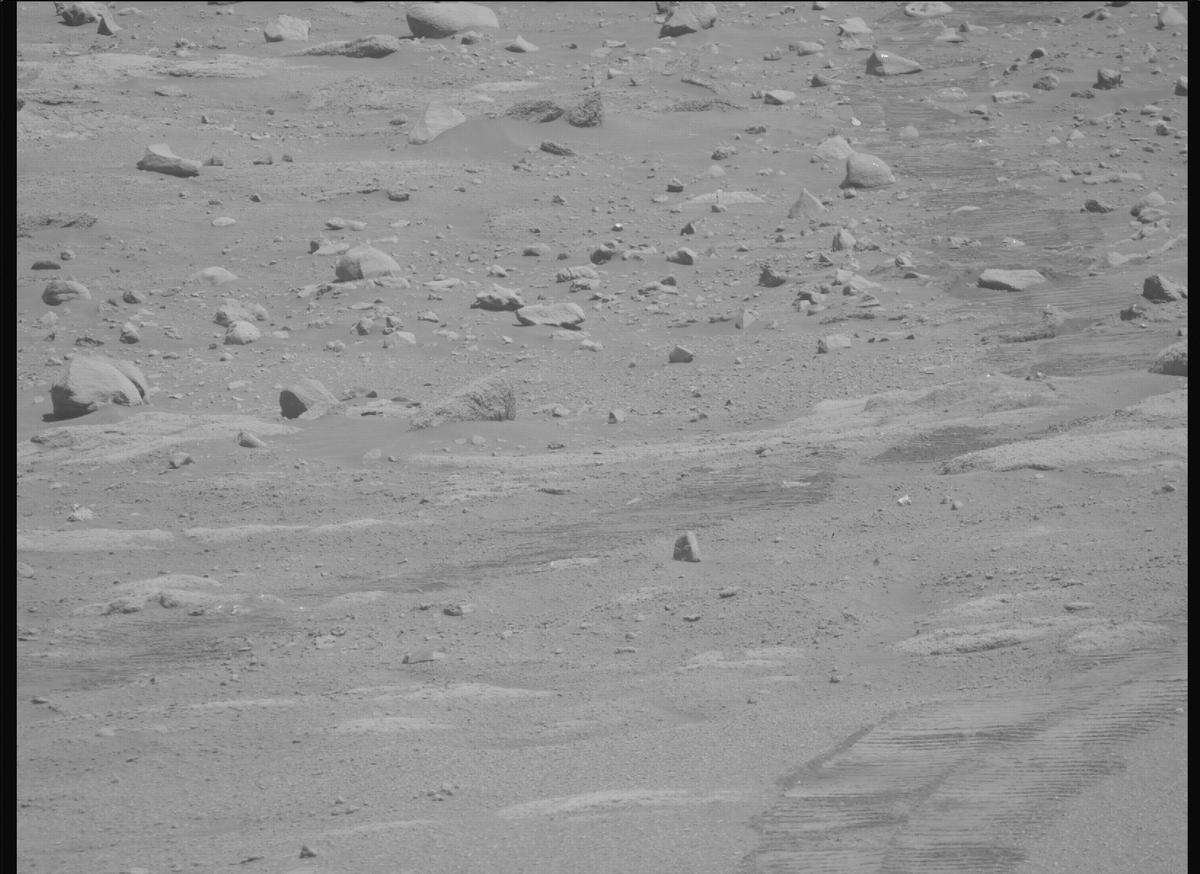This image was taken by MCZ_RIGHT onboard NASA's Mars rover Perseverance on Sol 818