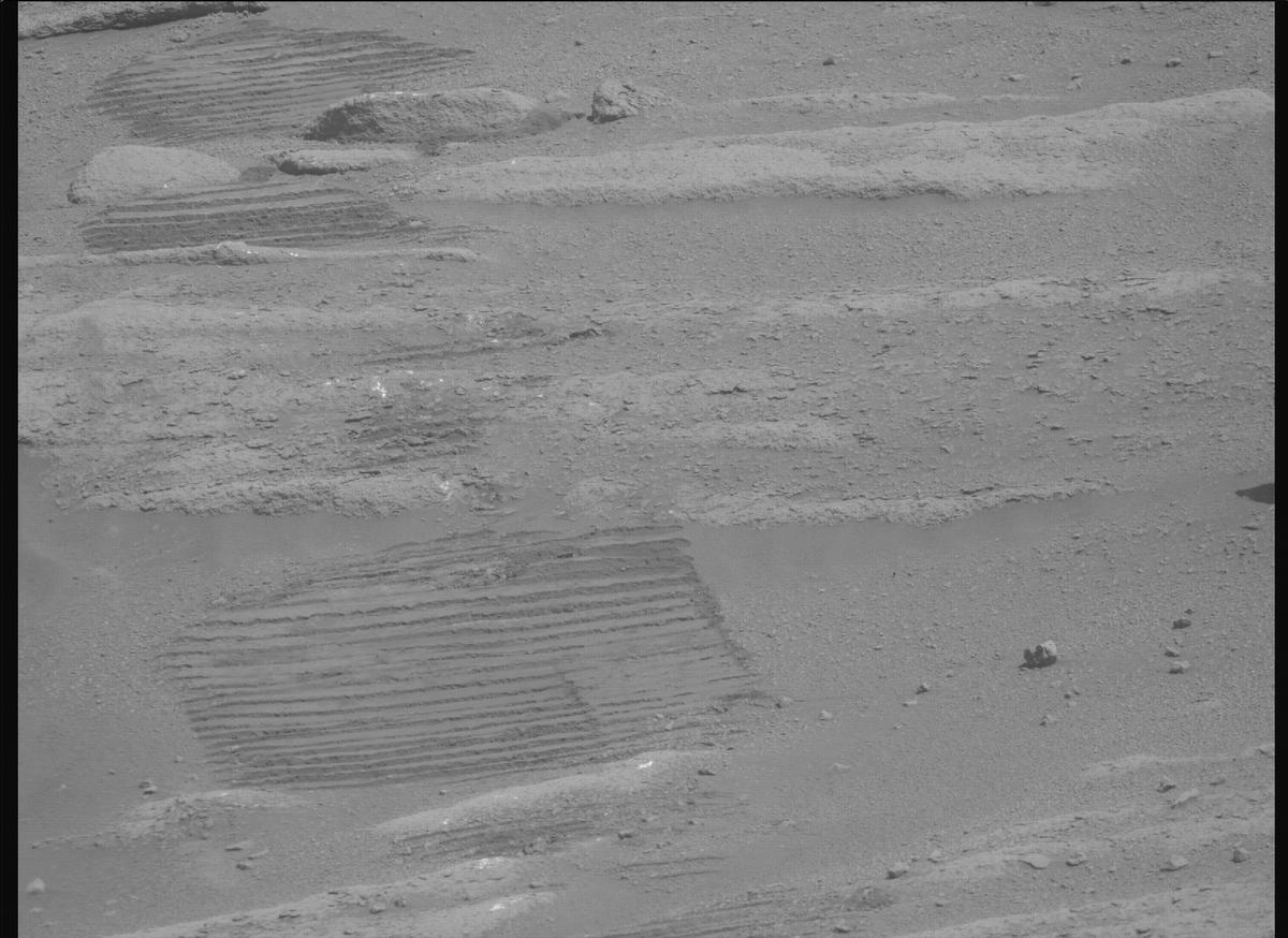 This image was taken by MCZ_RIGHT onboard NASA's Mars rover Perseverance on Sol 818