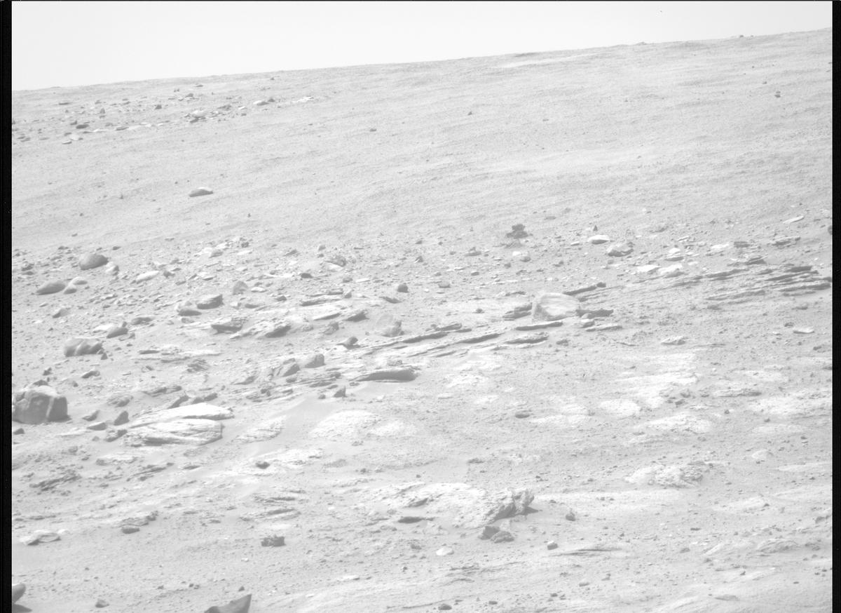 This image was taken by MCZ_RIGHT onboard NASA's Mars rover Perseverance on Sol 818