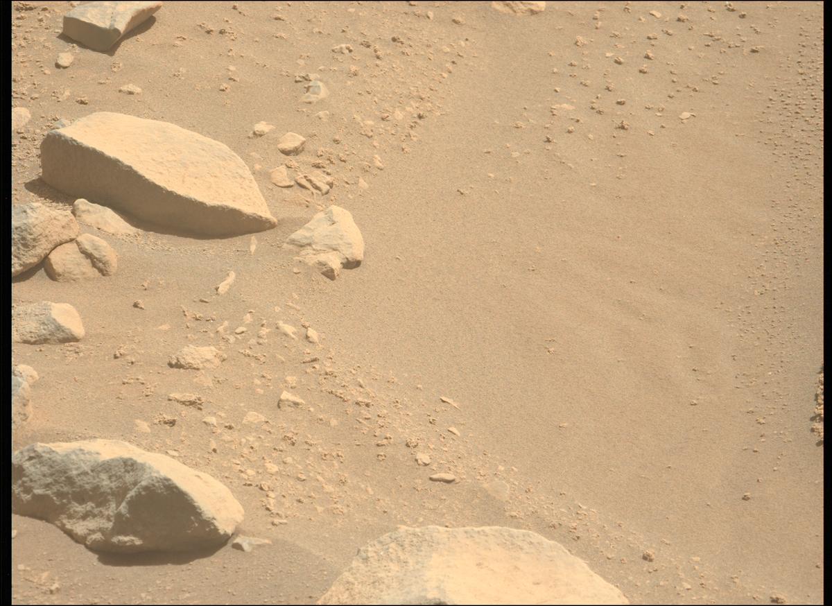 This image was taken by MCZ_LEFT onboard NASA's Mars rover Perseverance on Sol 820