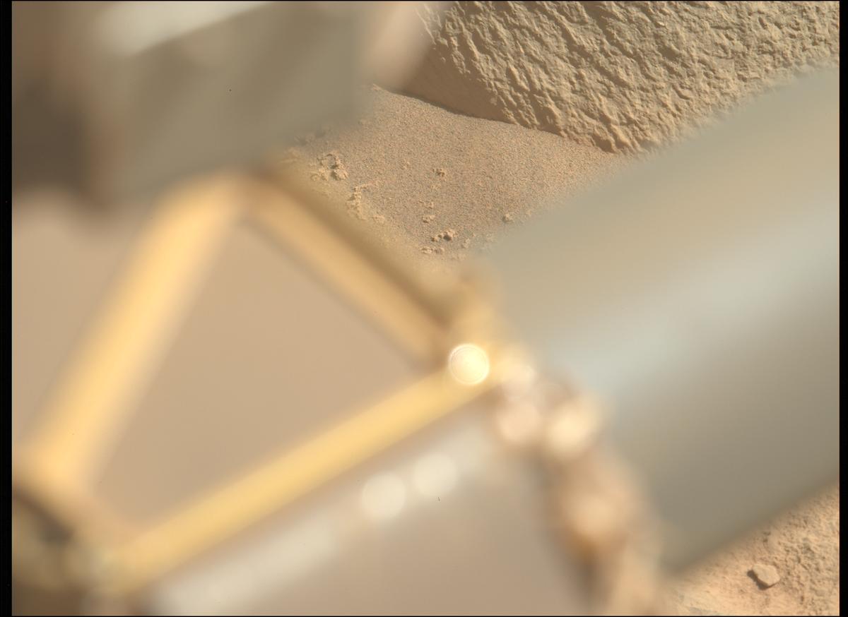 This image was taken by MCZ_LEFT onboard NASA's Mars rover Perseverance on Sol 821