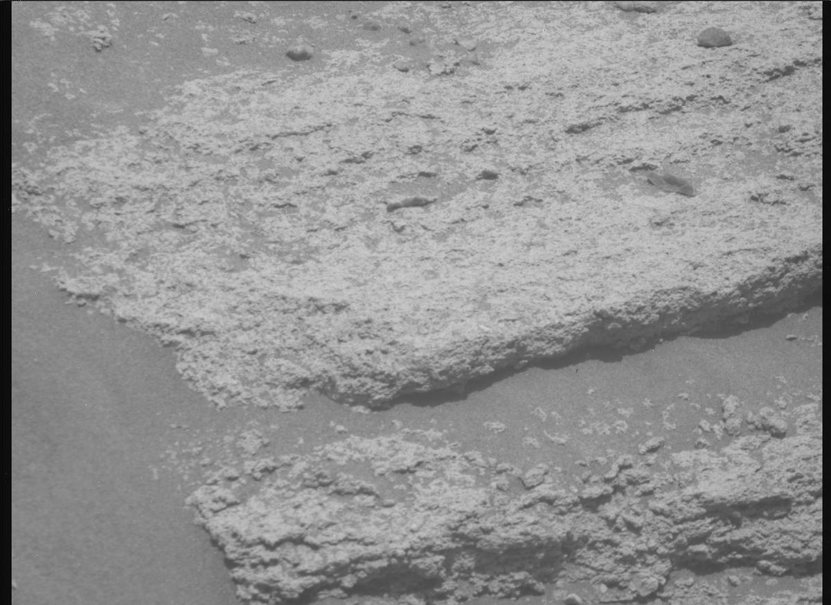 This image was taken by MCZ_RIGHT onboard NASA's Mars rover Perseverance on Sol 821