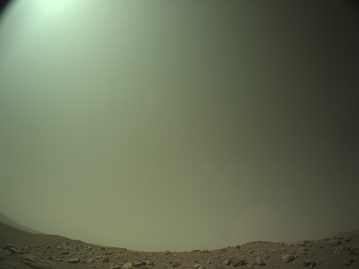 This image was taken by NAVCAM_LEFT onboard NASA's Mars rover Perseverance on Sol 822
