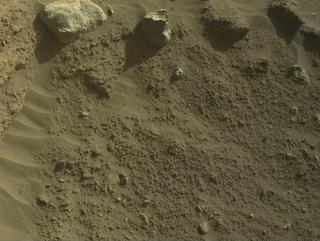View image taken on Mars, Mars Perseverance Sol 822: Right Navigation Camera (Navcam)