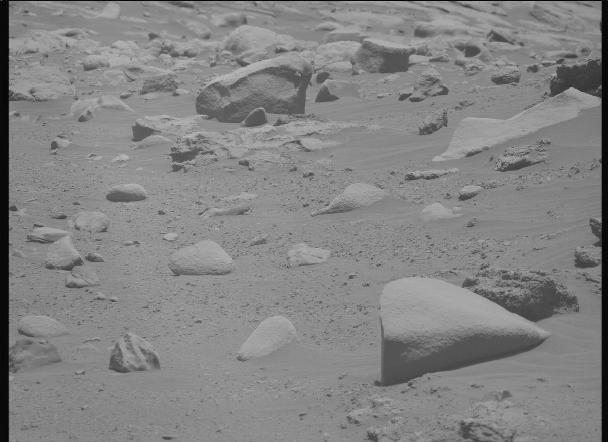 This image was taken by MCZ_LEFT onboard NASA's Mars rover Perseverance on Sol 822