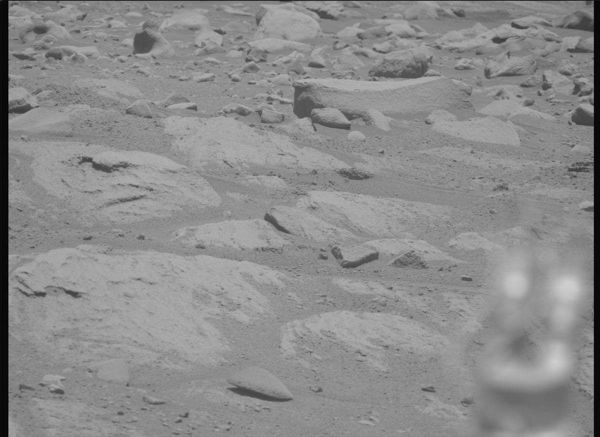 This image was taken by MCZ_LEFT onboard NASA's Mars rover Perseverance on Sol 822