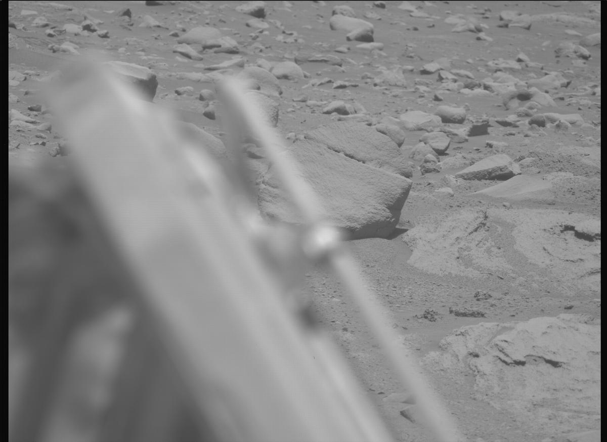 This image was taken by MCZ_LEFT onboard NASA's Mars rover Perseverance on Sol 822