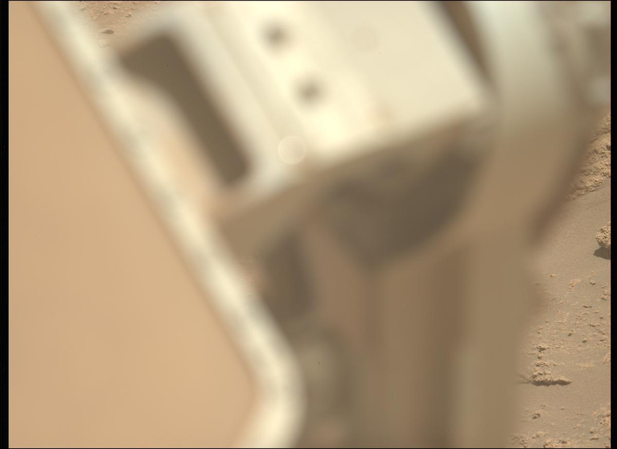 This image was taken by MCZ_LEFT onboard NASA's Mars rover Perseverance on Sol 822