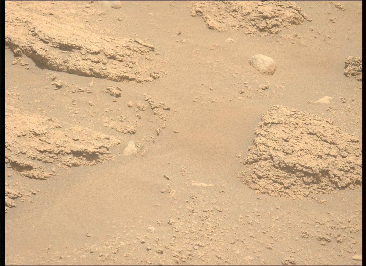 This image was taken by MCZ_LEFT onboard NASA's Mars rover Perseverance on Sol 822