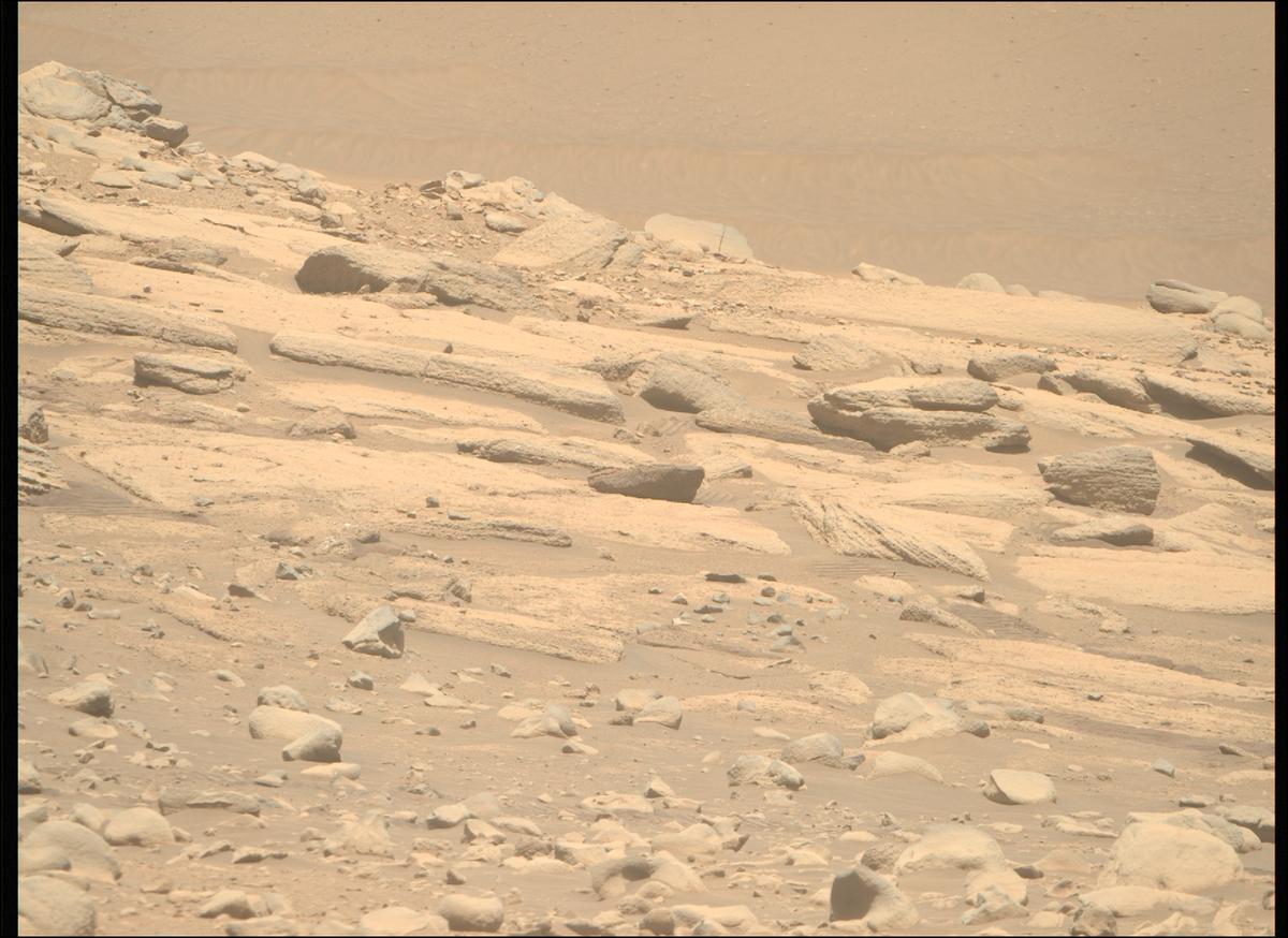 This image was taken by MCZ_RIGHT onboard NASA's Mars rover Perseverance on Sol 822