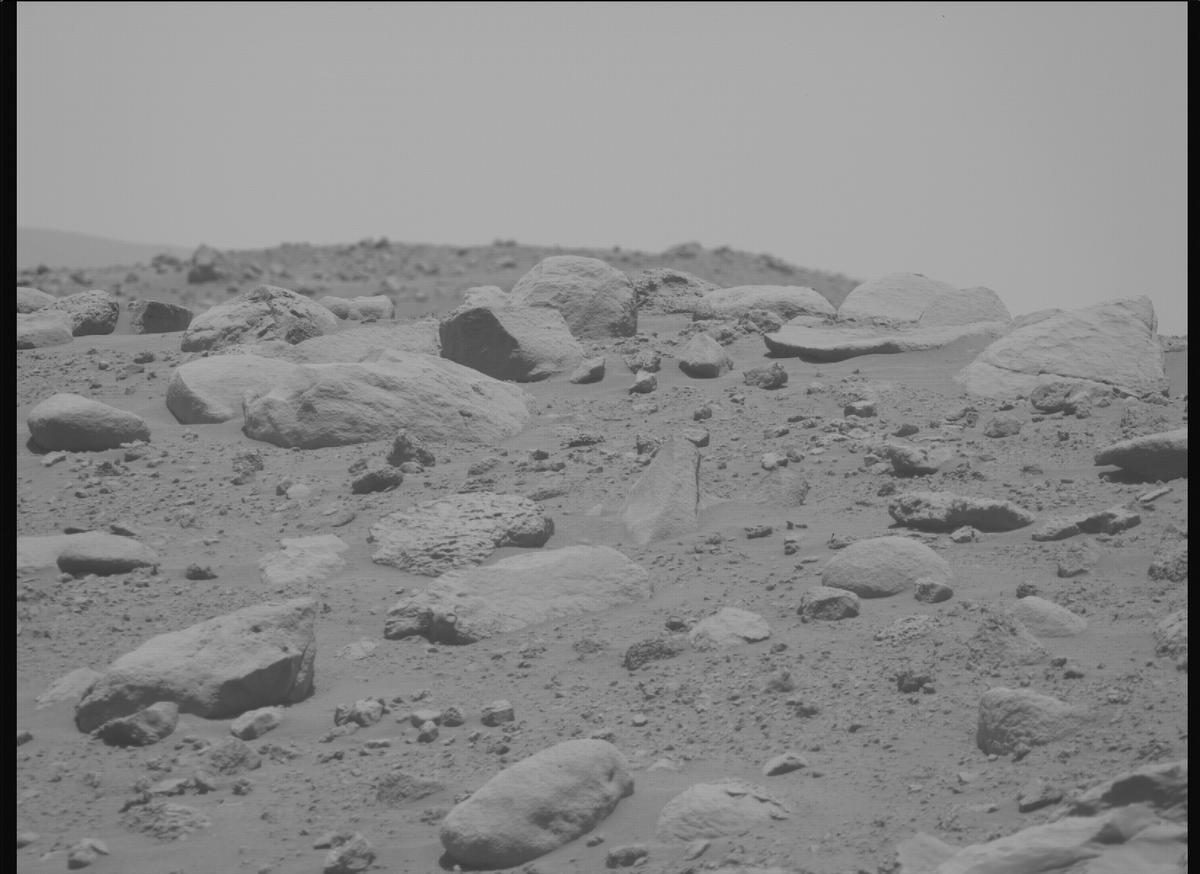This image was taken by MCZ_RIGHT onboard NASA's Mars rover Perseverance on Sol 822