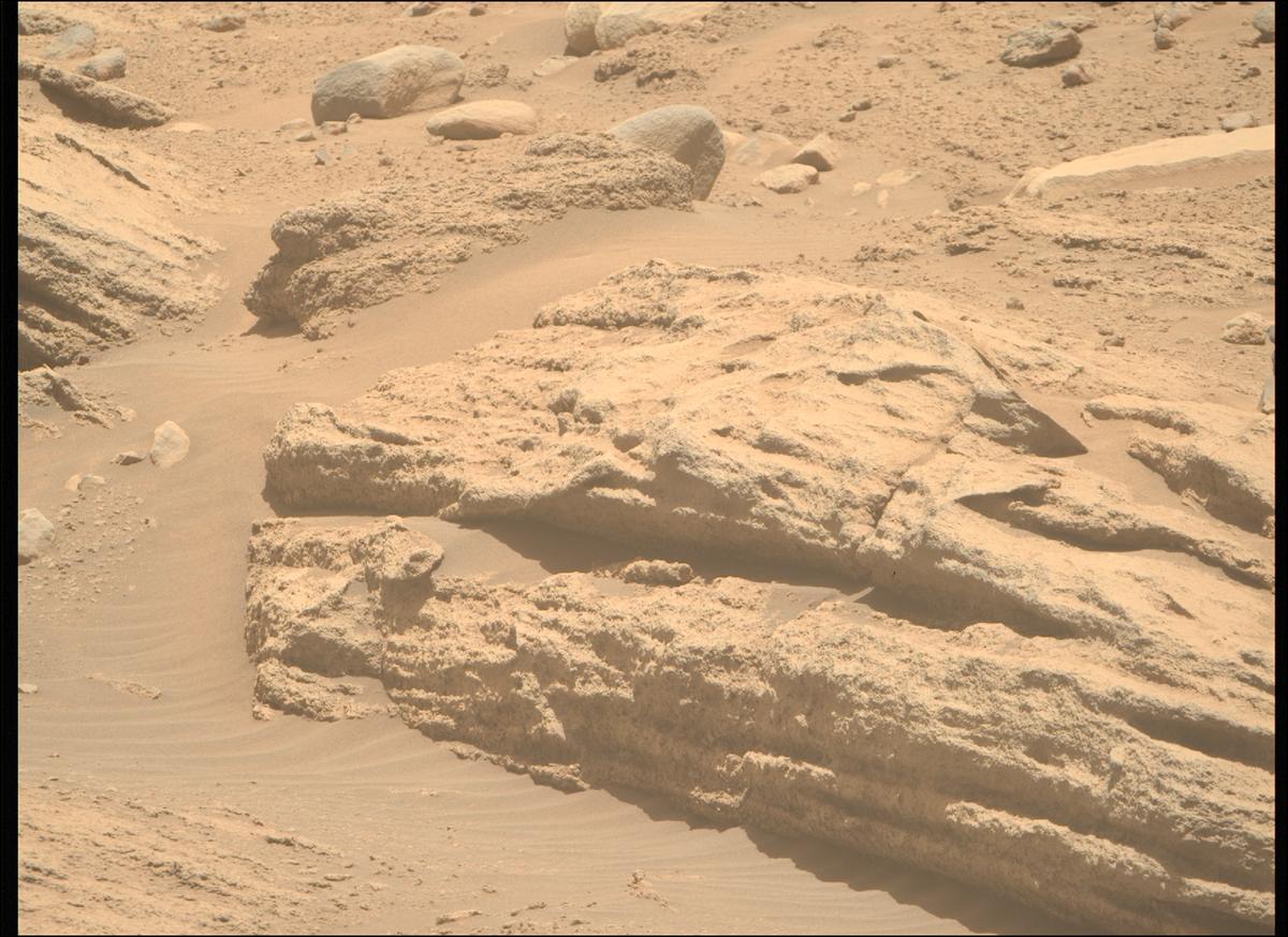 This image was taken by MCZ_RIGHT onboard NASA's Mars rover Perseverance on Sol 822