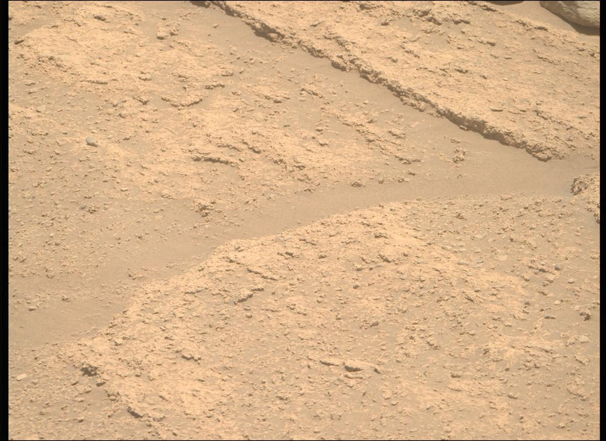 This image was taken by MCZ_RIGHT onboard NASA's Mars rover Perseverance on Sol 822