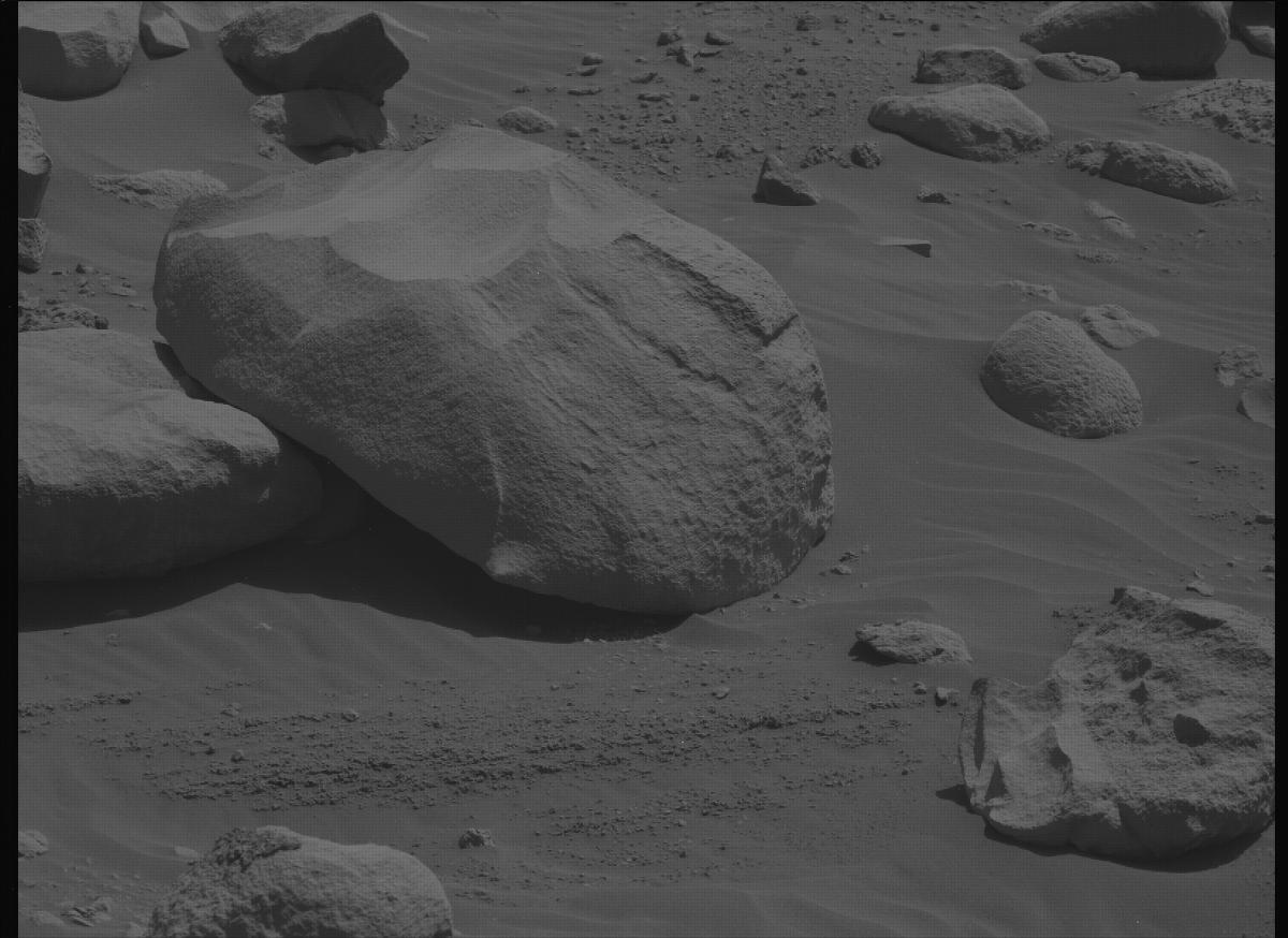 This image was taken by MCZ_LEFT onboard NASA's Mars rover Perseverance on Sol 824