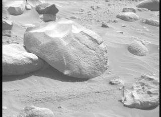 View image taken on Mars, Mars Perseverance Sol 824: Right Mastcam-Z Camera