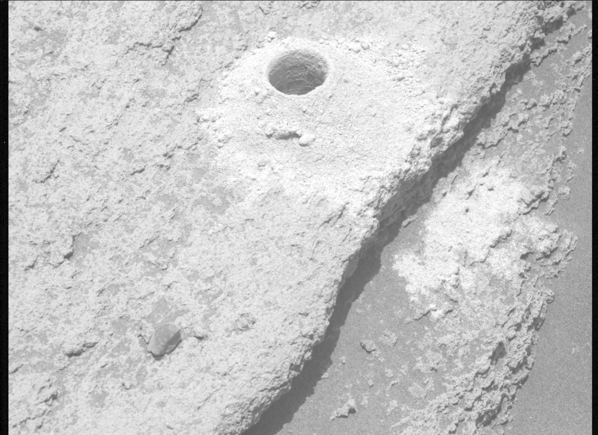 This image was taken by MCZ_LEFT onboard NASA's Mars rover Perseverance on Sol 831