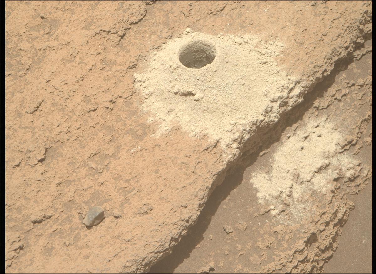 This image was taken by MCZ_RIGHT onboard NASA's Mars rover Perseverance on Sol 831