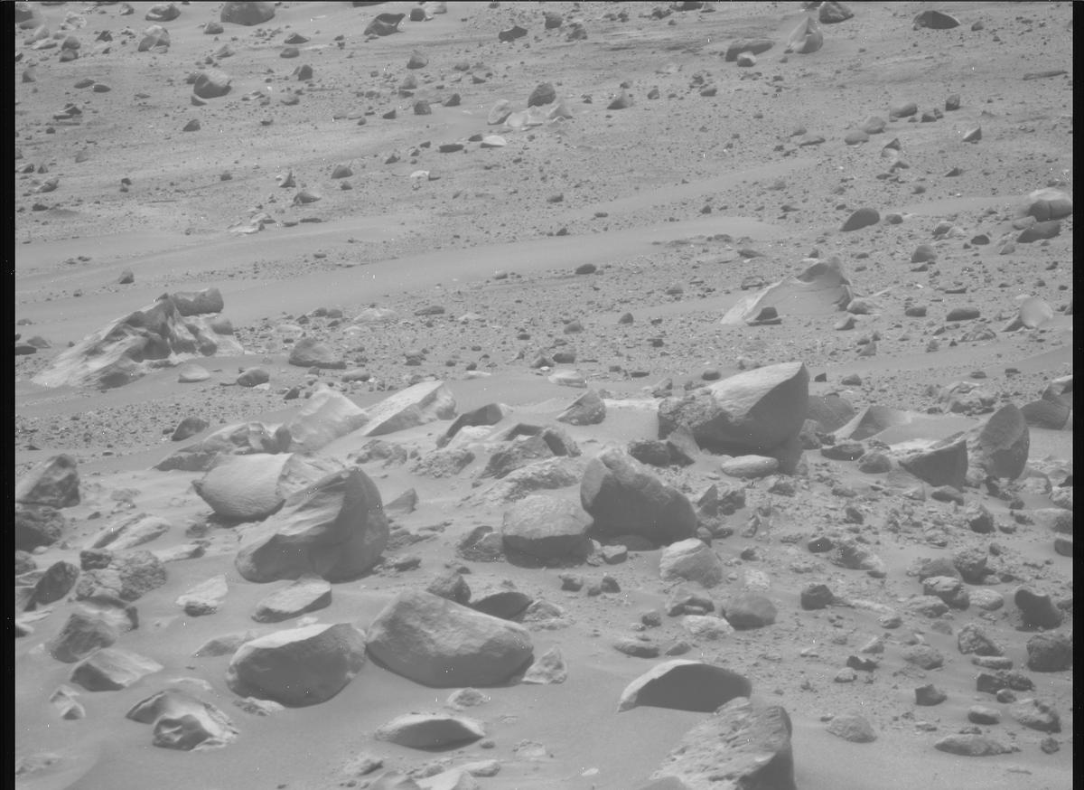 This image was taken by MCZ_RIGHT onboard NASA's Mars rover Perseverance on Sol 831
