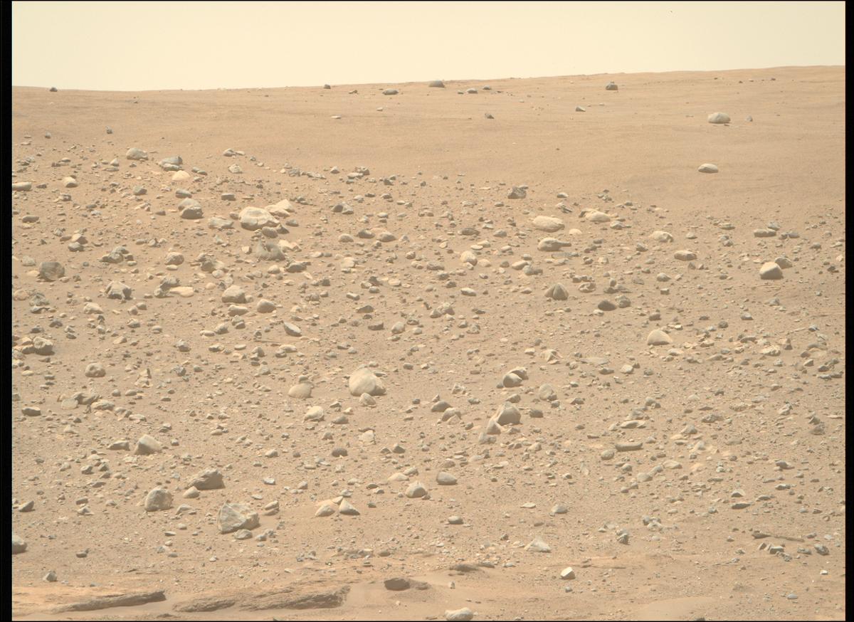 This image was taken by MCZ_RIGHT onboard NASA's Mars rover Perseverance on Sol 832
