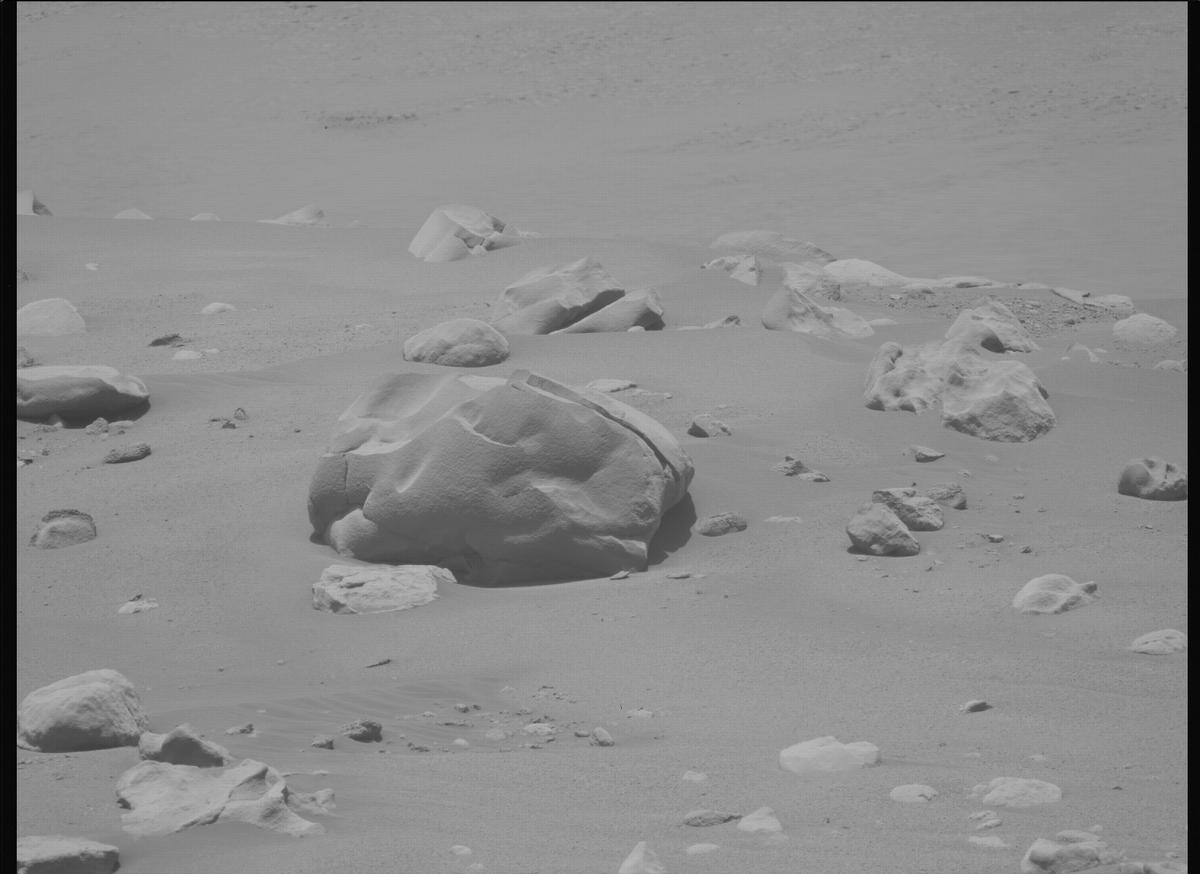 This image was taken by MCZ_LEFT onboard NASA's Mars rover Perseverance on Sol 837