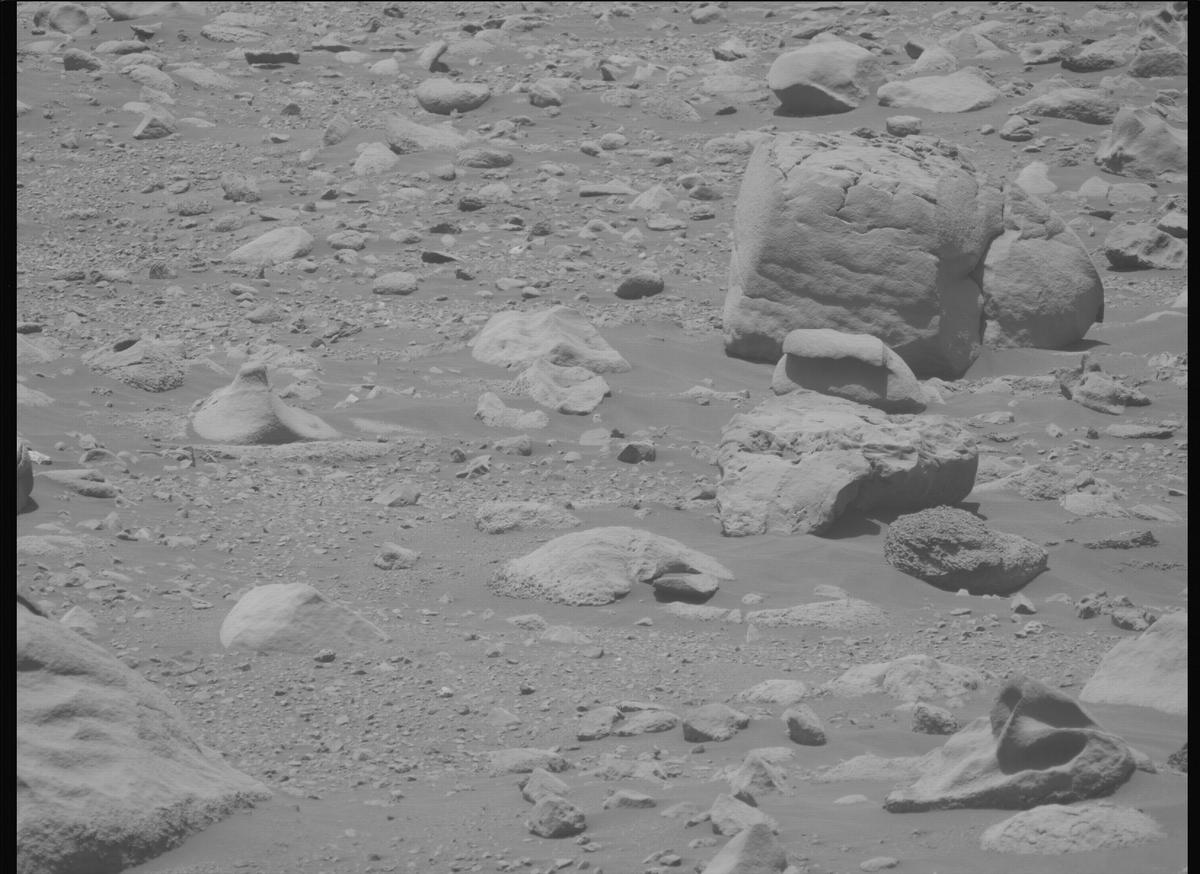 This image was taken by MCZ_LEFT onboard NASA's Mars rover Perseverance on Sol 837
