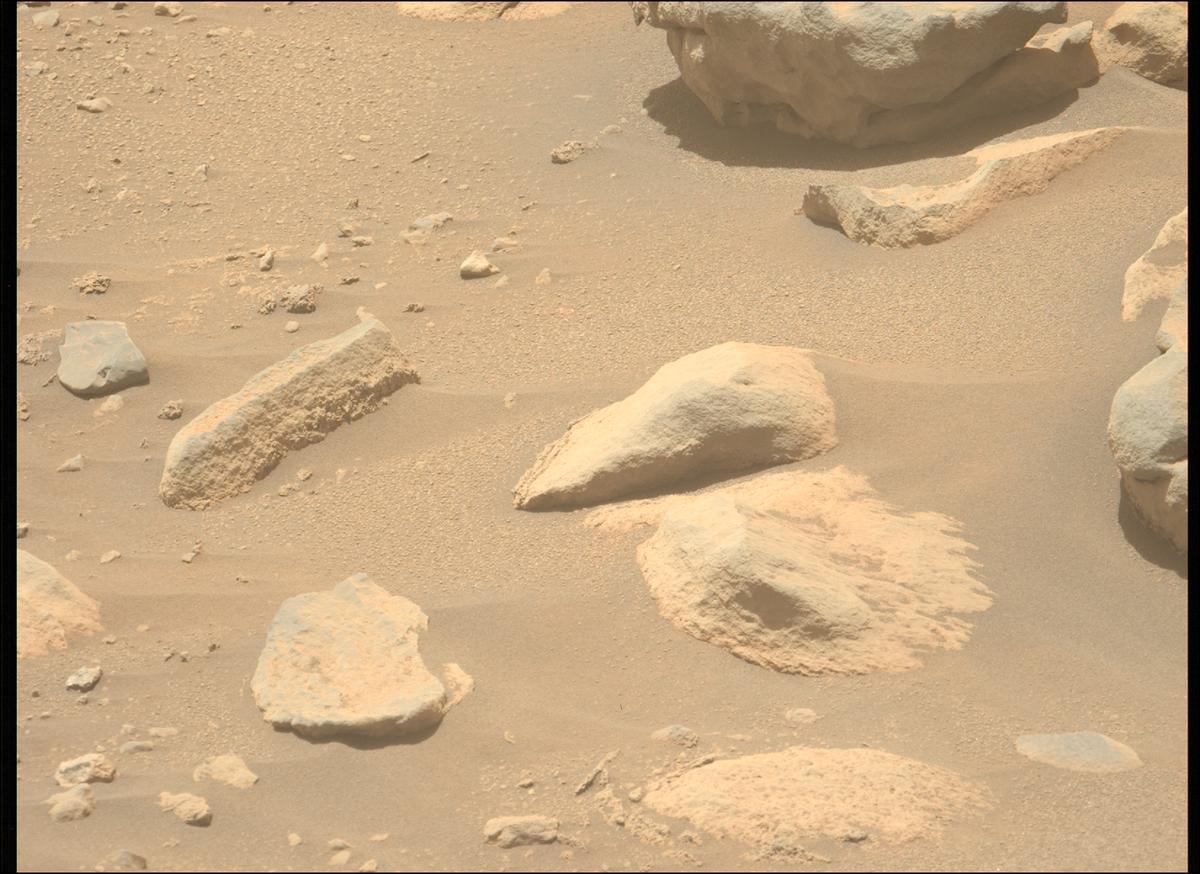 This image was taken by MCZ_LEFT onboard NASA's Mars rover Perseverance on Sol 837