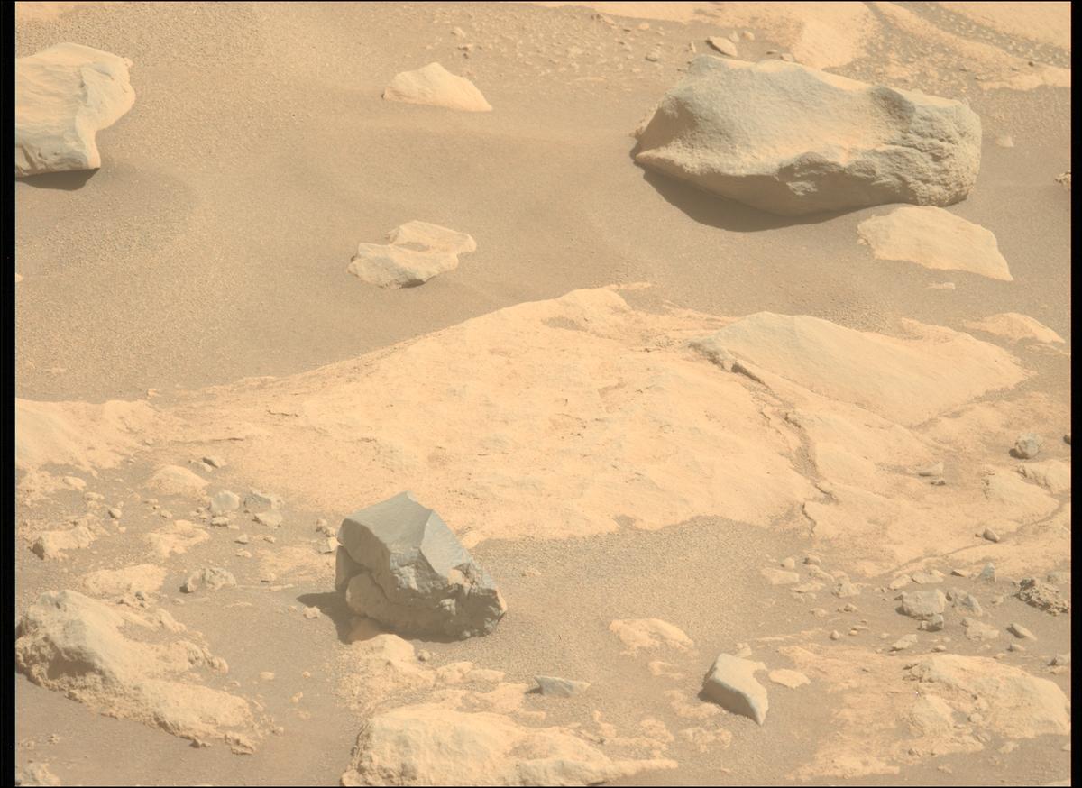 This image was taken by MCZ_LEFT onboard NASA's Mars rover Perseverance on Sol 837