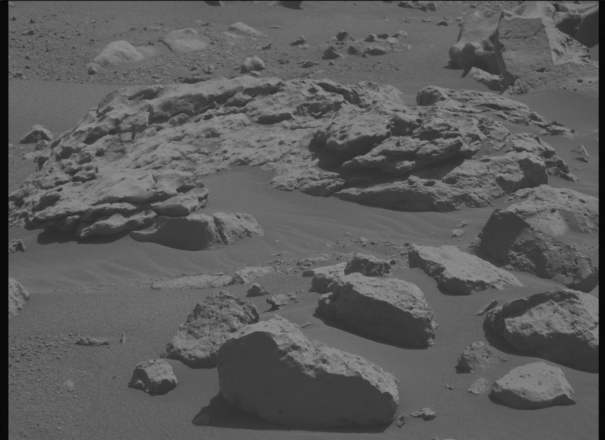 This image was taken by MCZ_LEFT onboard NASA's Mars rover Perseverance on Sol 837