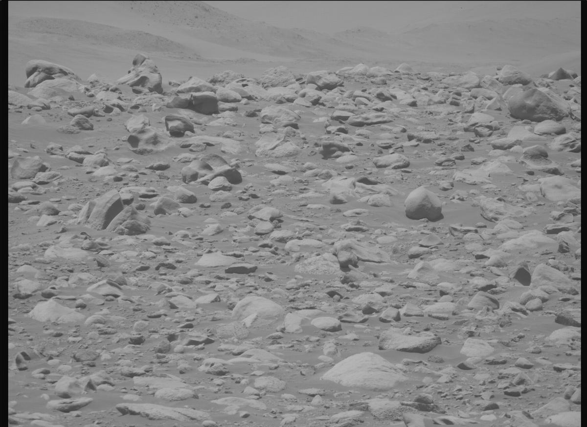 This image was taken by MCZ_RIGHT onboard NASA's Mars rover Perseverance on Sol 837