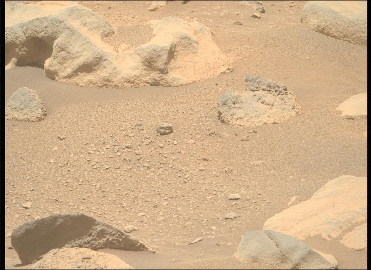 This image was taken by MCZ_RIGHT onboard NASA's Mars rover Perseverance on Sol 837