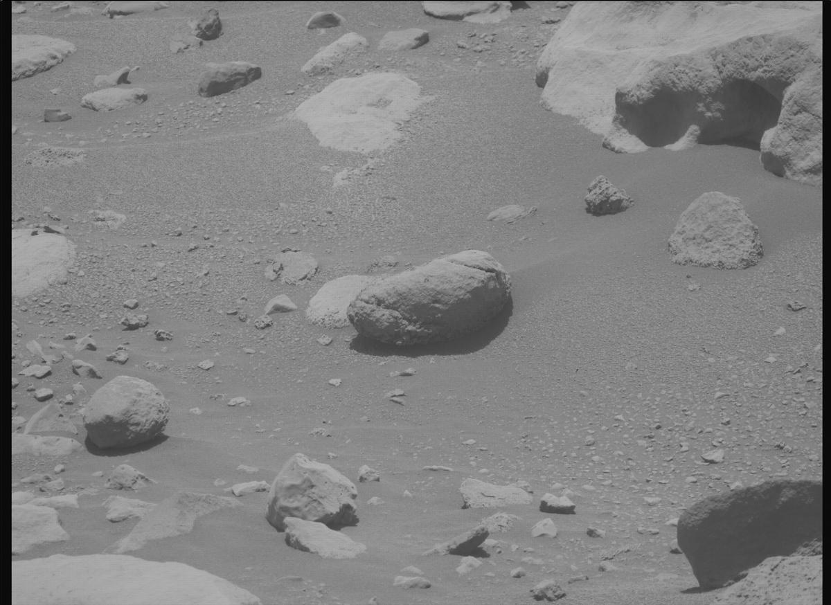 This image was taken by MCZ_RIGHT onboard NASA's Mars rover Perseverance on Sol 837