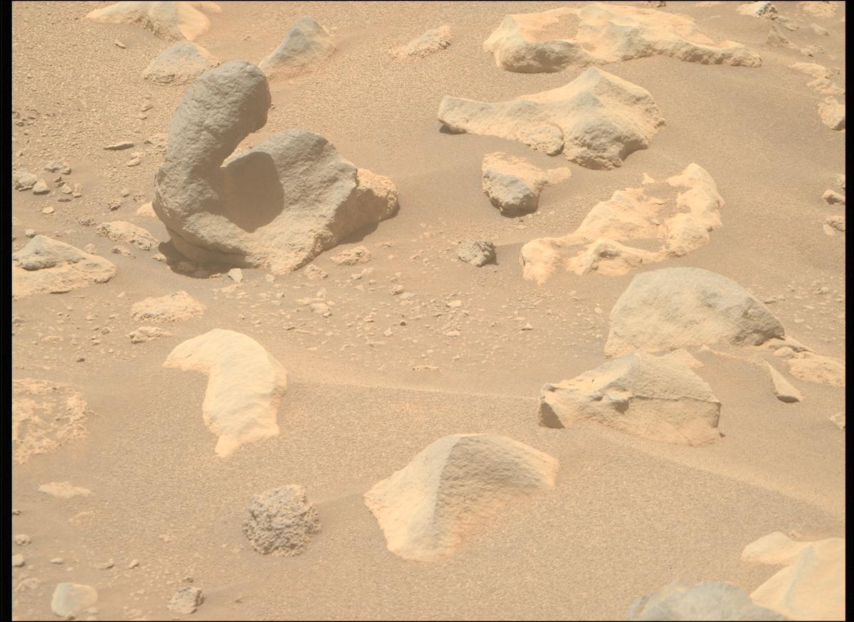 This image was taken by MCZ_RIGHT onboard NASA's Mars rover Perseverance on Sol 837