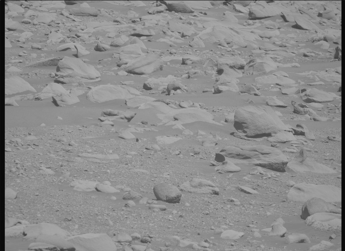 This image was taken by MCZ_RIGHT onboard NASA's Mars rover Perseverance on Sol 837
