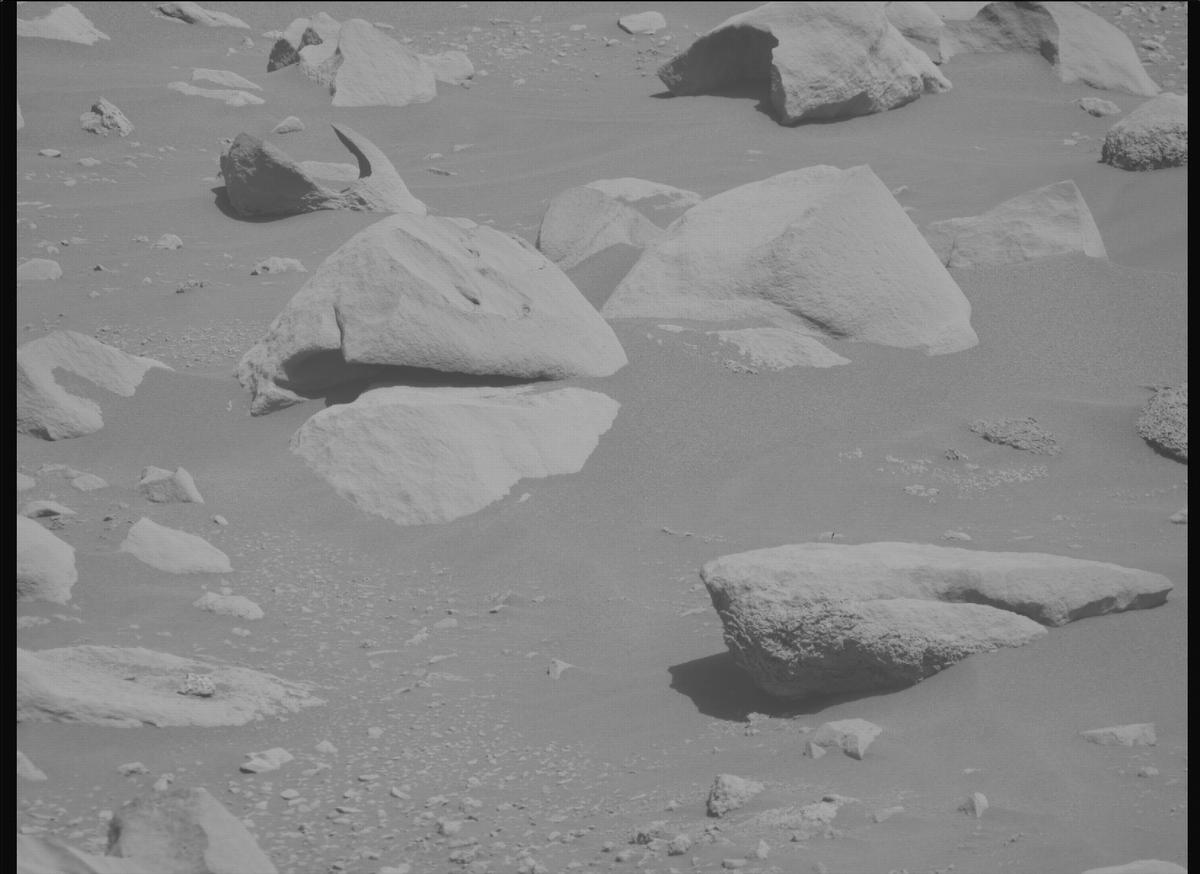 This image was taken by MCZ_RIGHT onboard NASA's Mars rover Perseverance on Sol 837