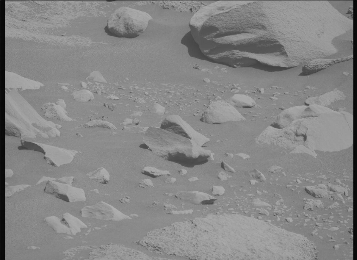 This image was taken by MCZ_RIGHT onboard NASA's Mars rover Perseverance on Sol 837