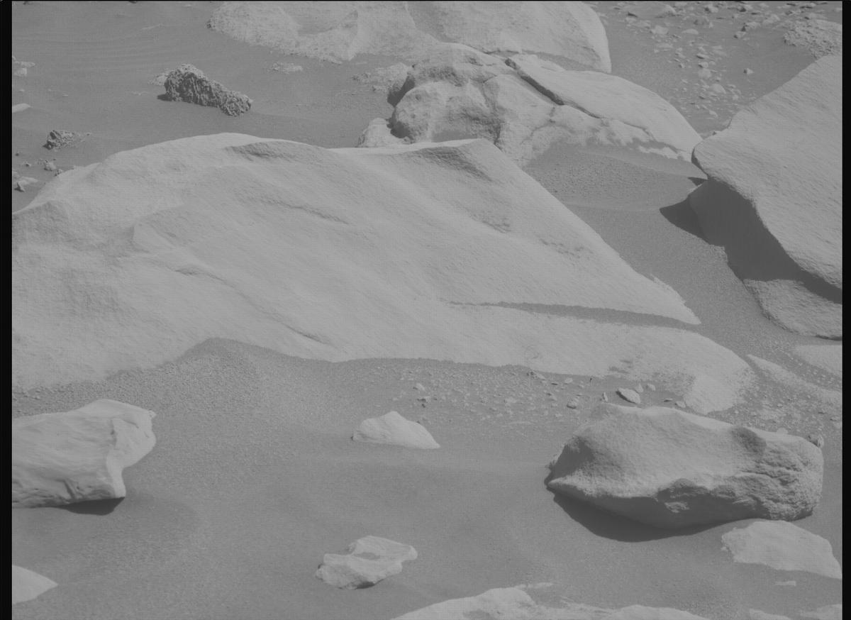 This image was taken by MCZ_RIGHT onboard NASA's Mars rover Perseverance on Sol 837