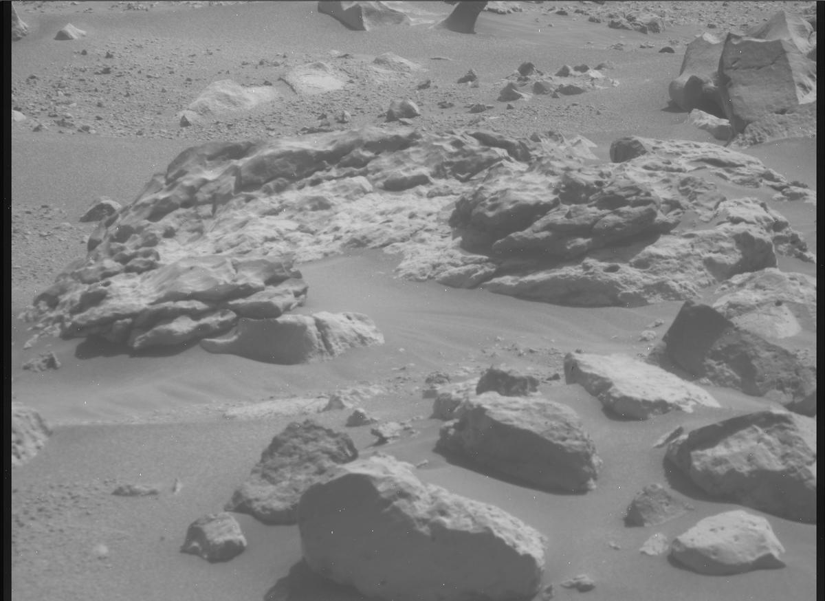 This image was taken by MCZ_RIGHT onboard NASA's Mars rover Perseverance on Sol 837