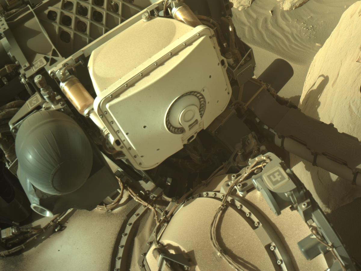 This image was taken by NAVCAM_LEFT onboard NASA's Mars rover Perseverance on Sol 843