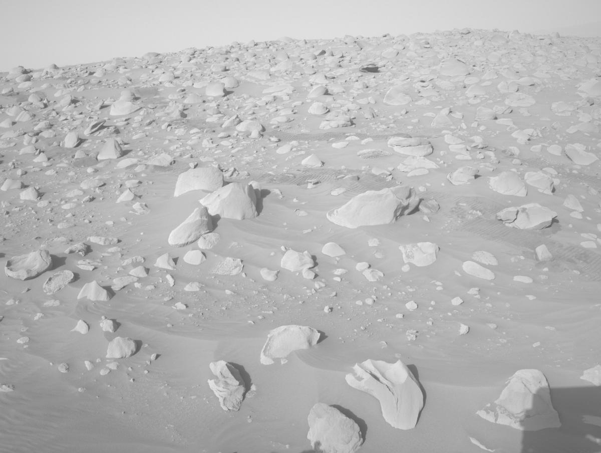 This image was taken by NAVCAM_RIGHT onboard NASA's Mars rover Perseverance on Sol 843
