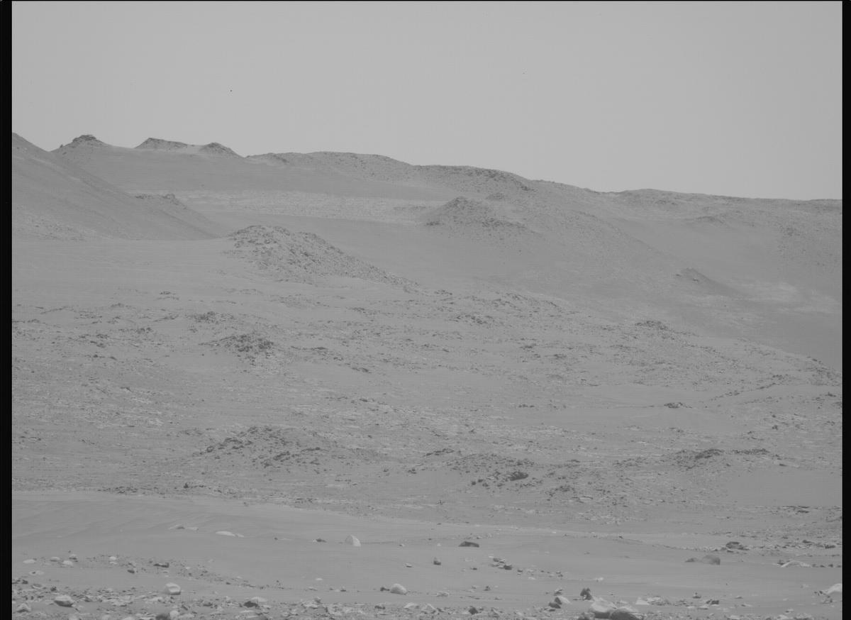 This image was taken by MCZ_LEFT onboard NASA's Mars rover Perseverance on Sol 843