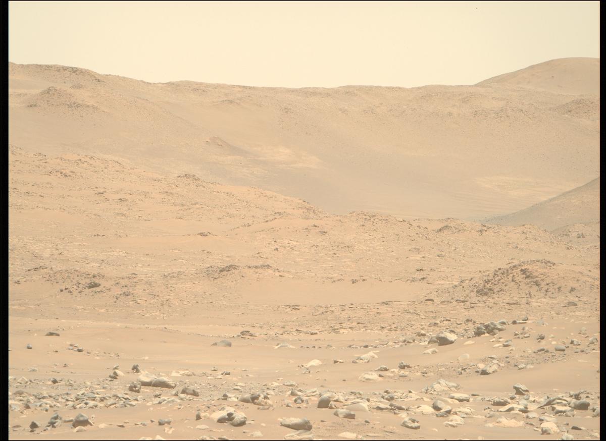 This image was taken by MCZ_RIGHT onboard NASA's Mars rover Perseverance on Sol 843